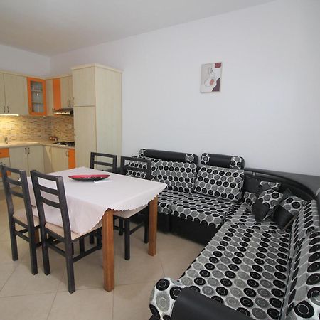 July Seaview Apartments ساراندا المظهر الخارجي الصورة