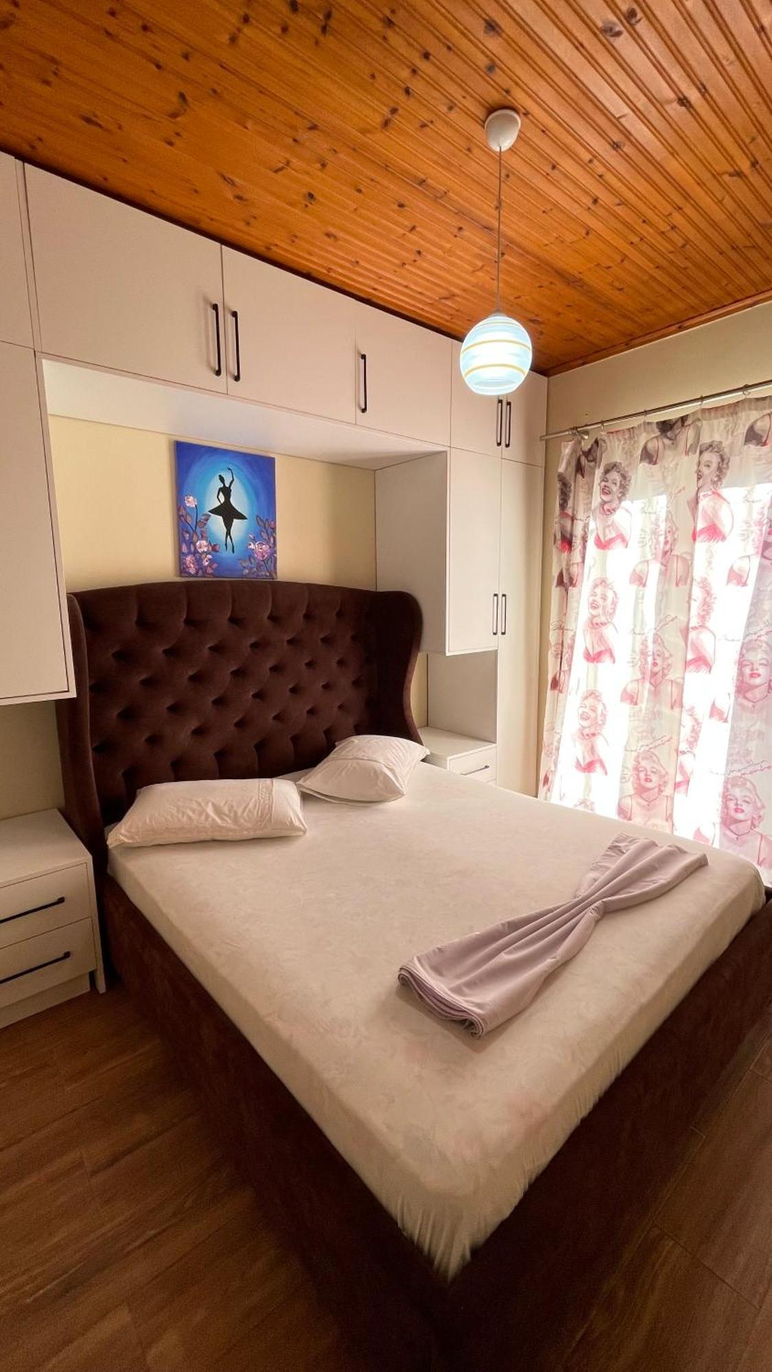 July Seaview Apartments ساراندا المظهر الخارجي الصورة