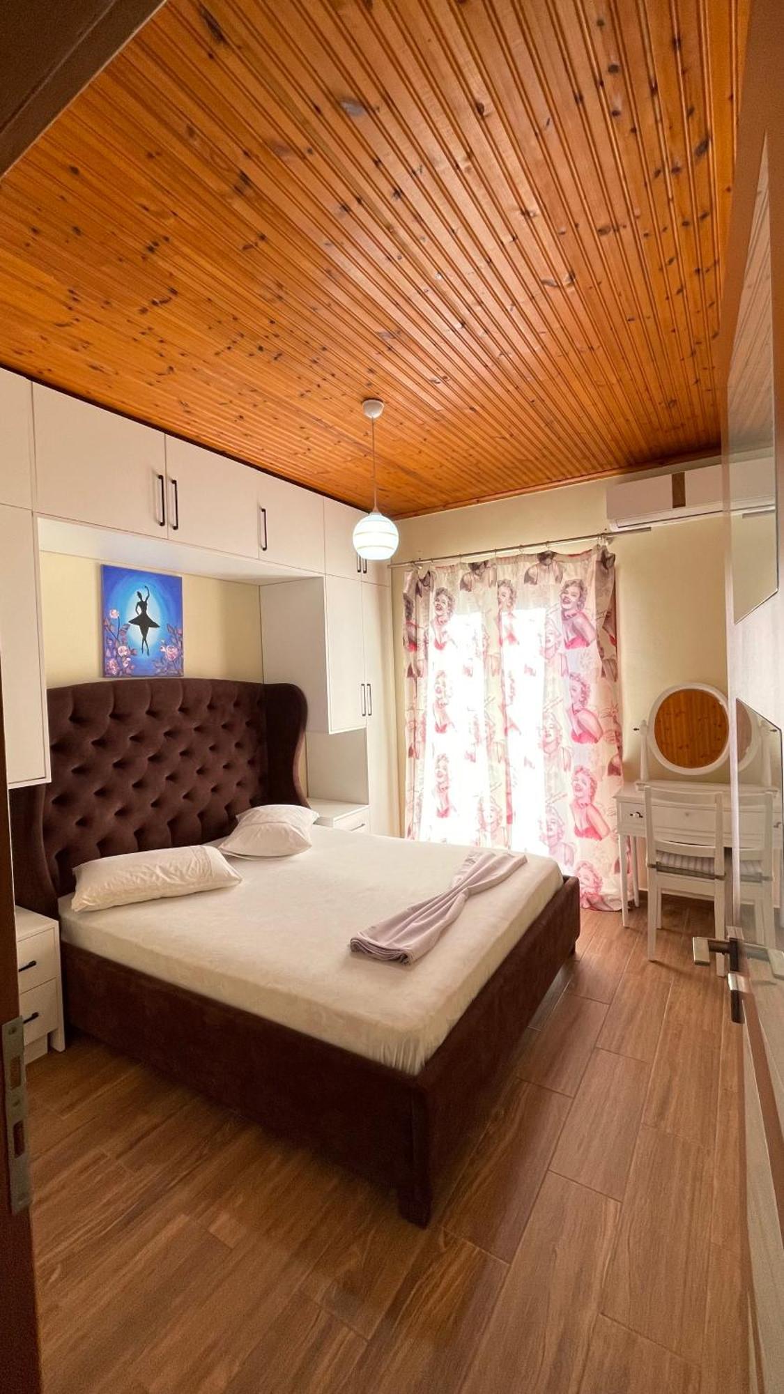 July Seaview Apartments ساراندا المظهر الخارجي الصورة