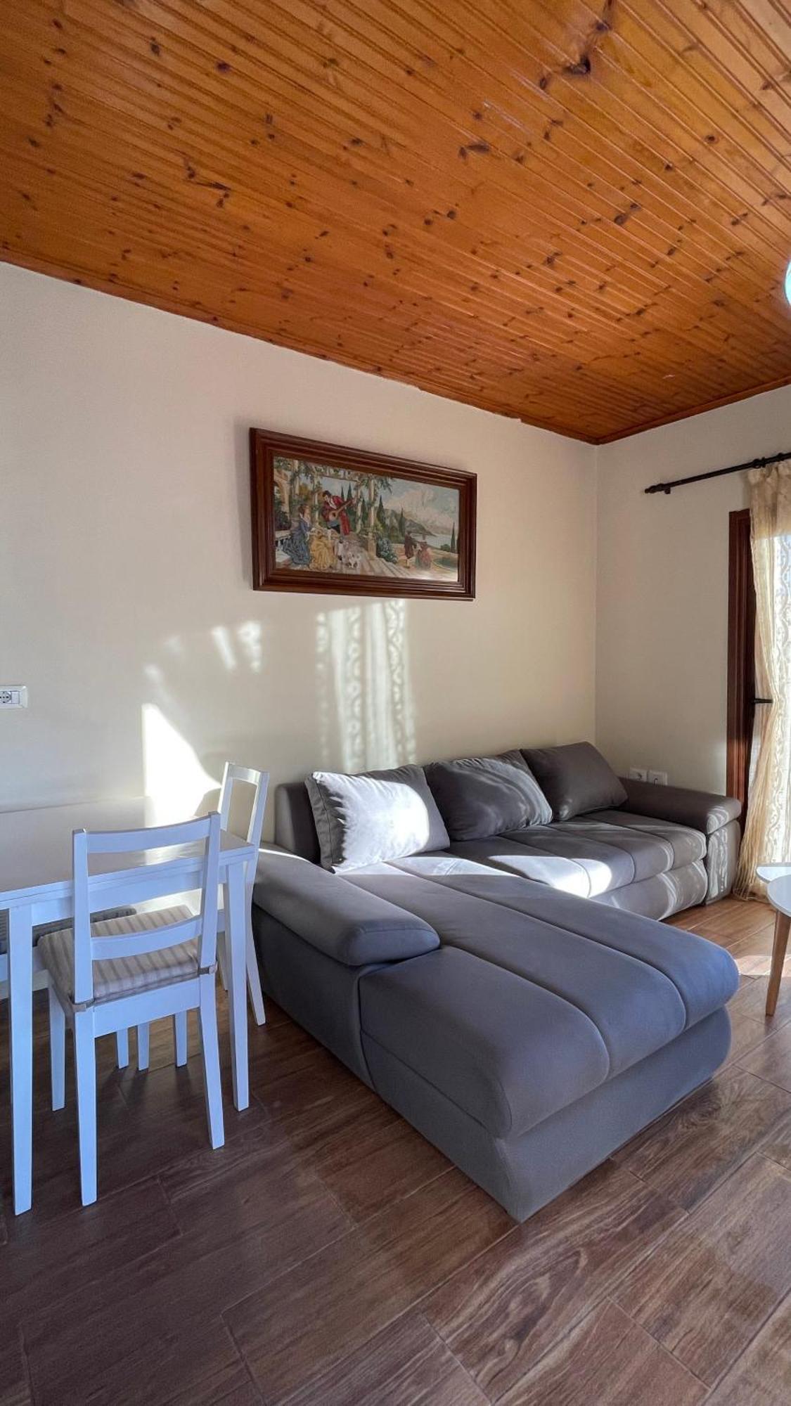 July Seaview Apartments ساراندا المظهر الخارجي الصورة