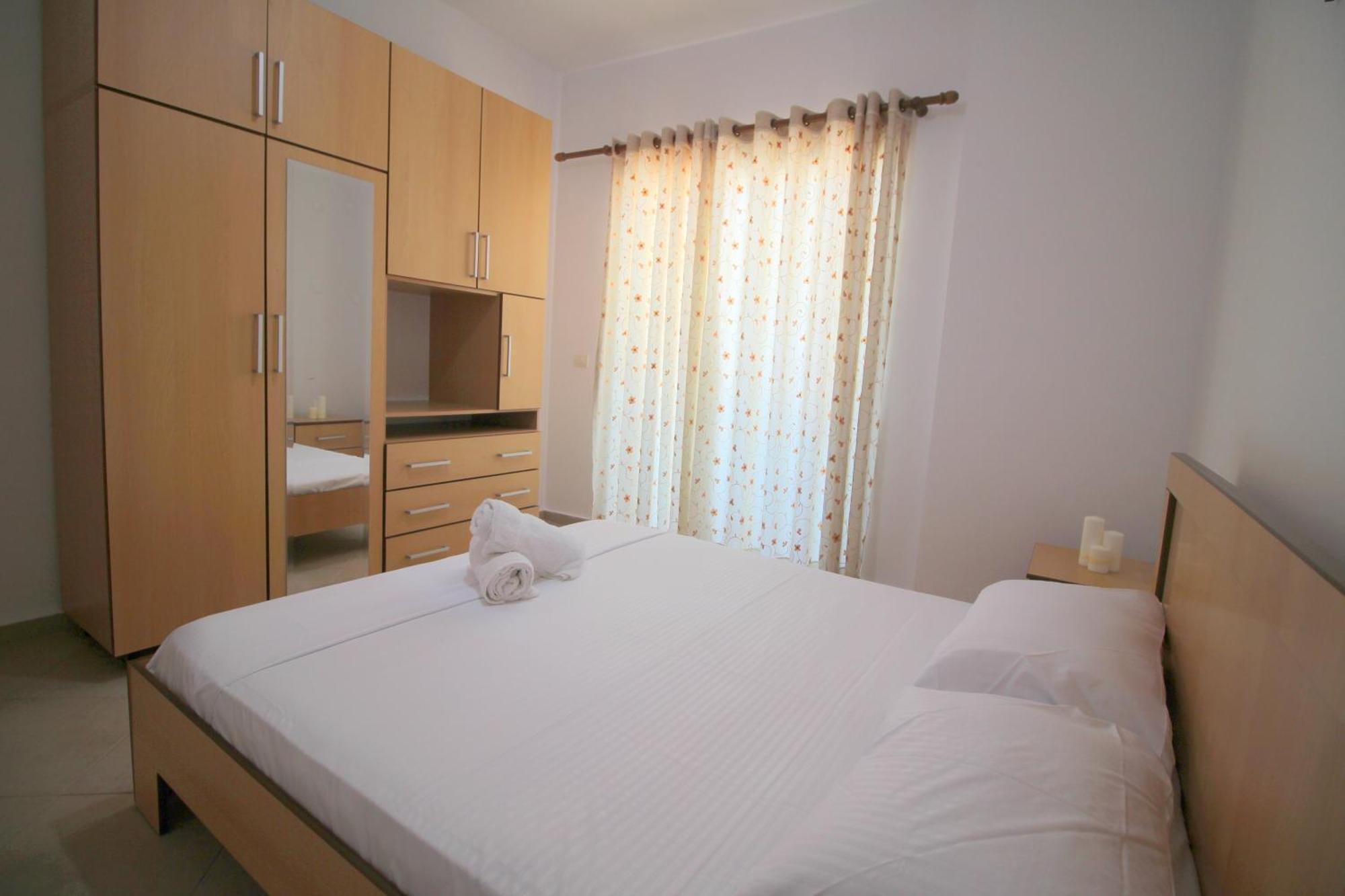 July Seaview Apartments ساراندا المظهر الخارجي الصورة