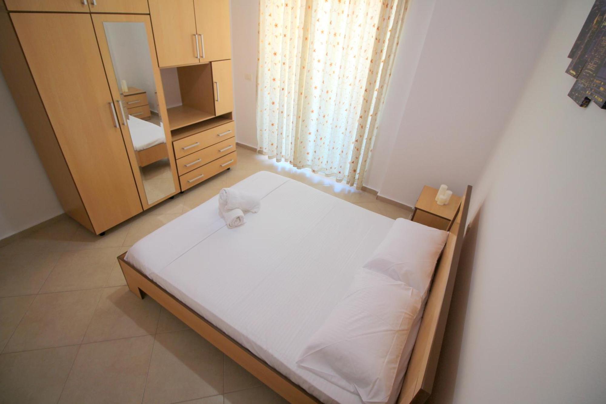July Seaview Apartments ساراندا المظهر الخارجي الصورة