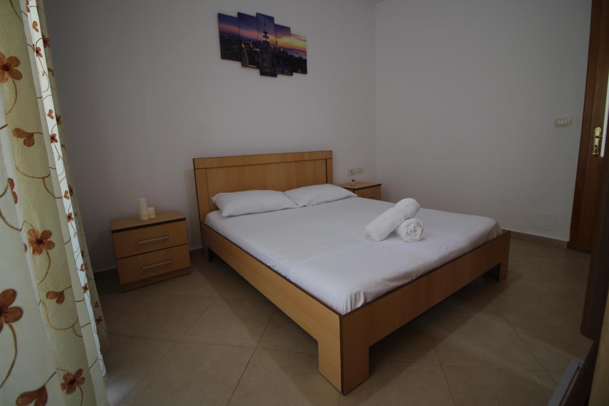 July Seaview Apartments ساراندا المظهر الخارجي الصورة