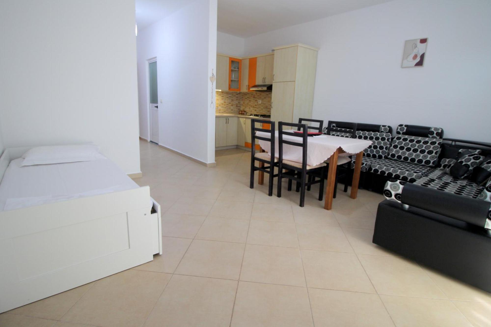 July Seaview Apartments ساراندا المظهر الخارجي الصورة