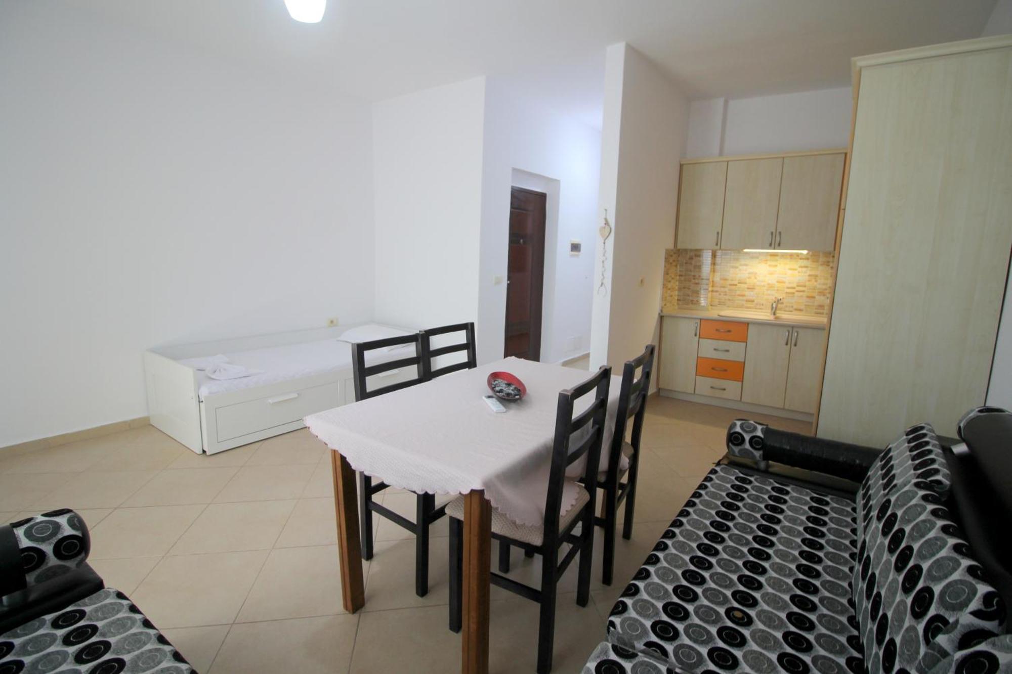 July Seaview Apartments ساراندا المظهر الخارجي الصورة