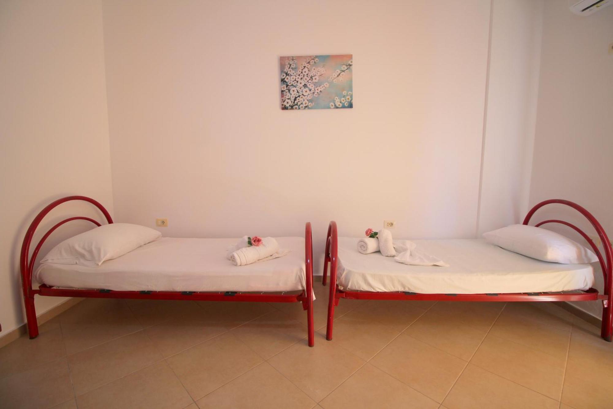 July Seaview Apartments ساراندا المظهر الخارجي الصورة