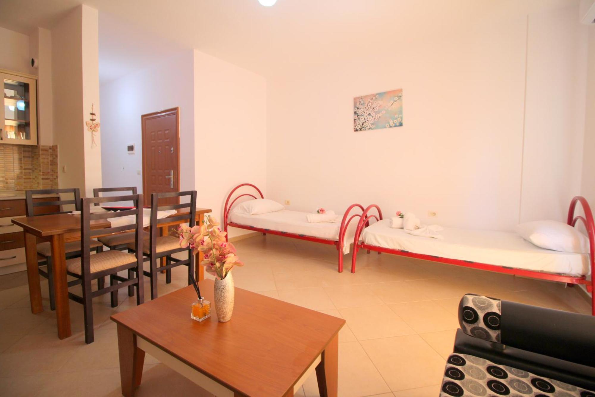 July Seaview Apartments ساراندا المظهر الخارجي الصورة