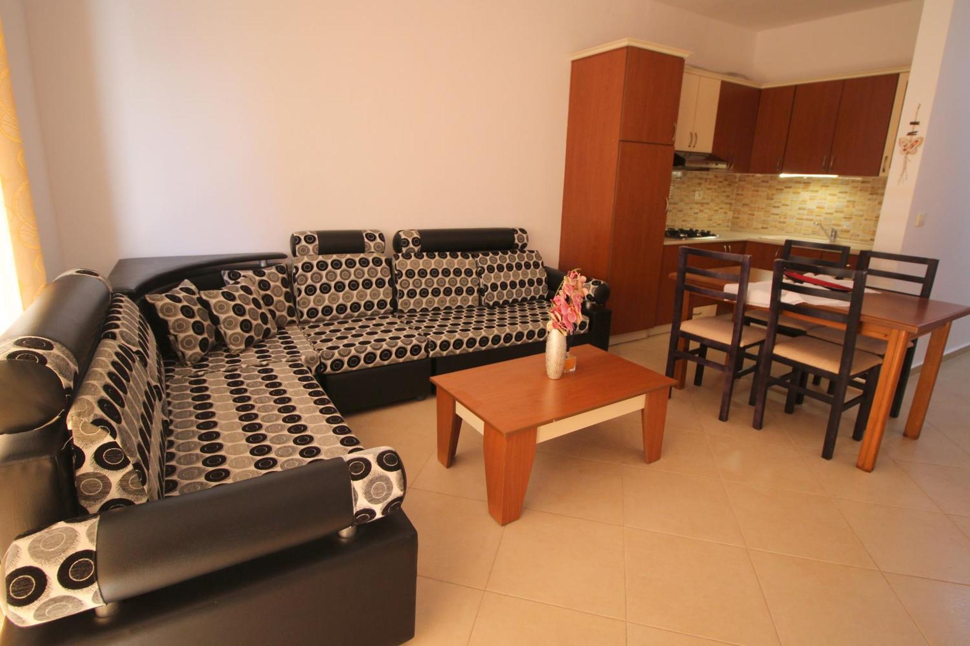 July Seaview Apartments ساراندا المظهر الخارجي الصورة