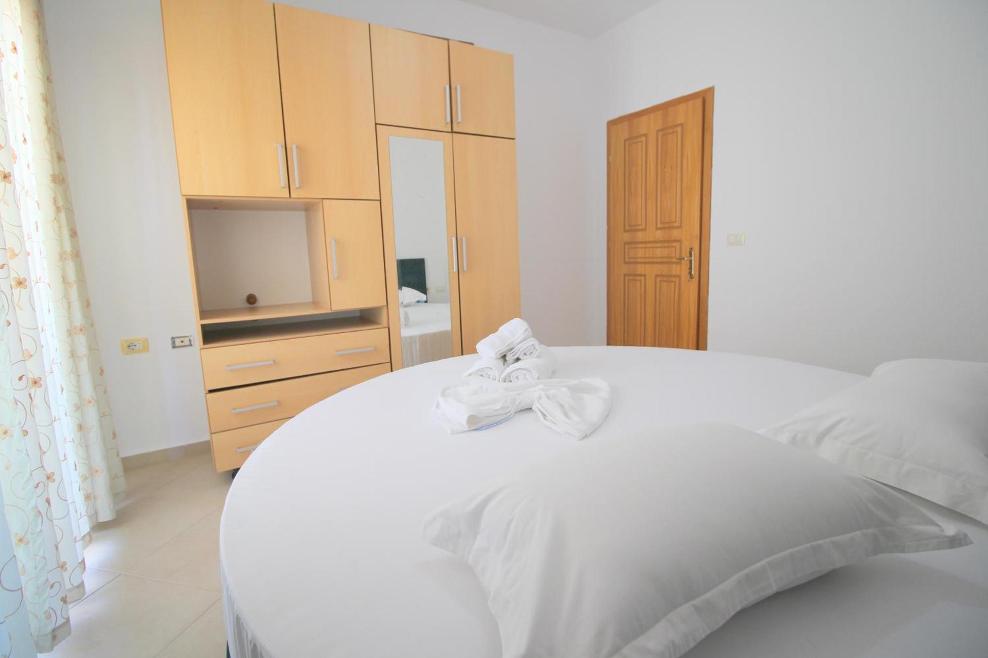 July Seaview Apartments ساراندا المظهر الخارجي الصورة