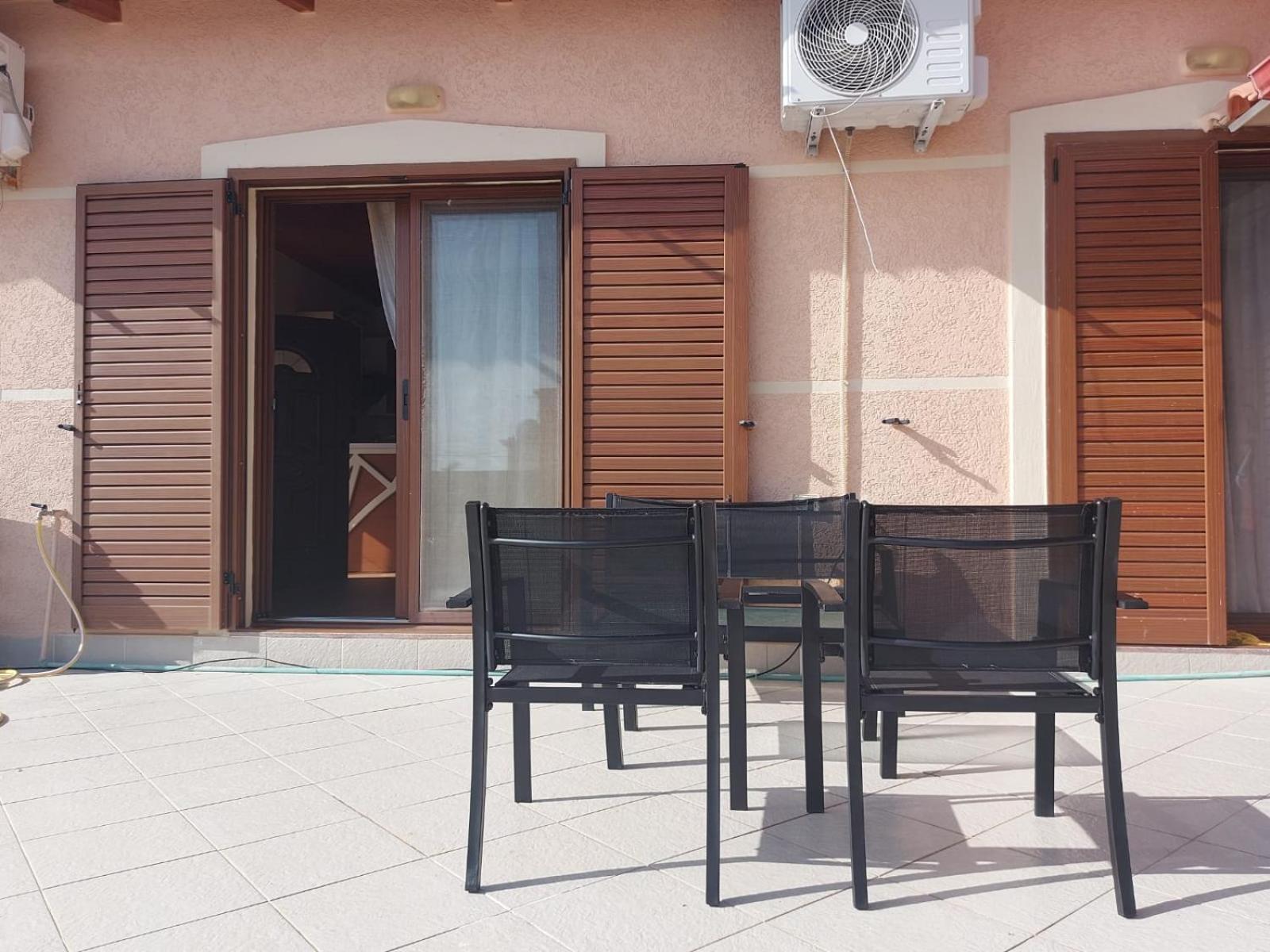 July Seaview Apartments ساراندا المظهر الخارجي الصورة