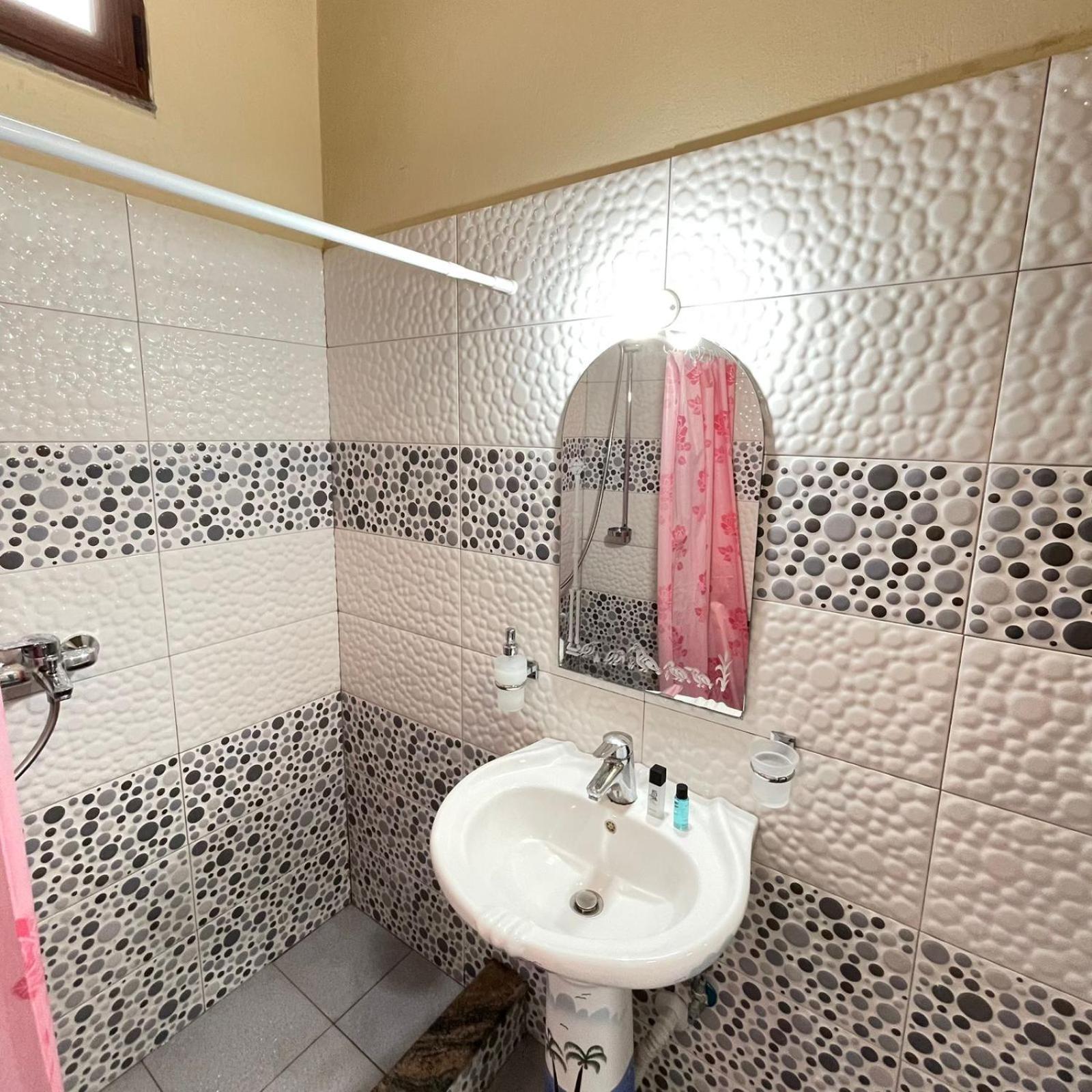 July Seaview Apartments ساراندا المظهر الخارجي الصورة