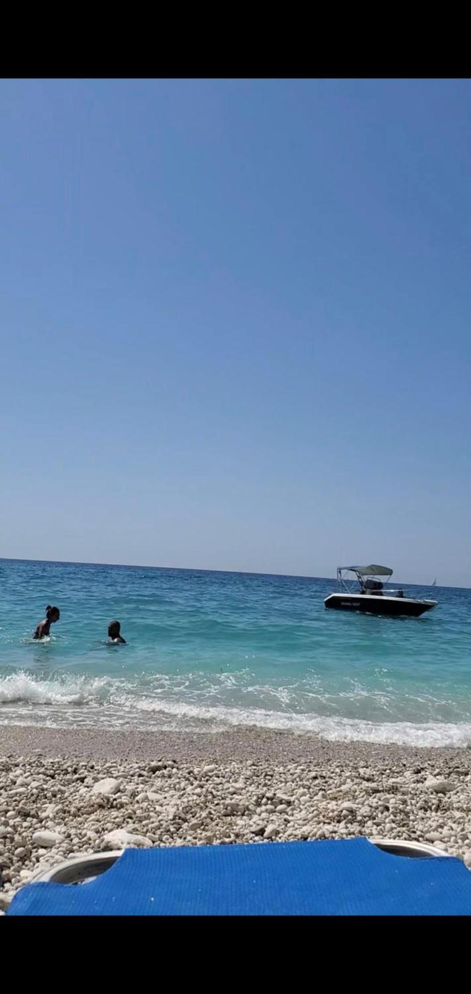 July Seaview Apartments ساراندا المظهر الخارجي الصورة